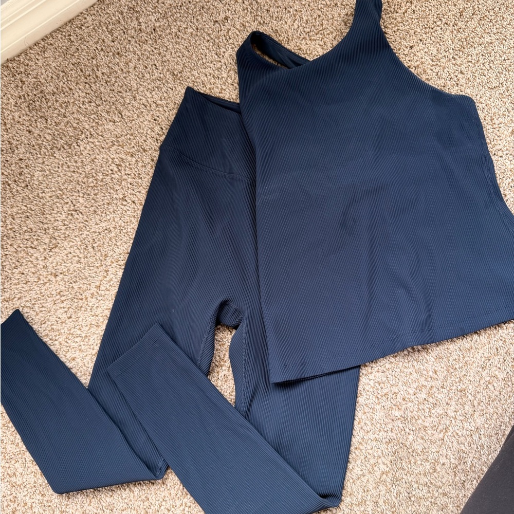 Beyond Yoga ribbed impulse set